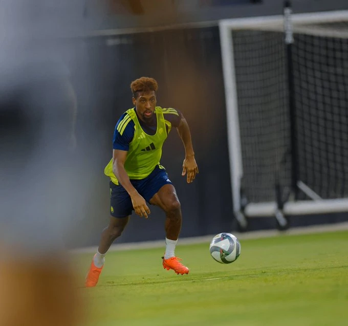 كومان يعود إلى تدريبات النصر قبل مواجهة الخلود