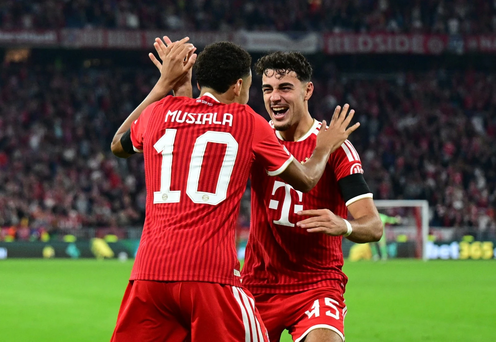 دوري الأبطال.. بايرن يسحق بودو غليمت بخماسية نظيفة