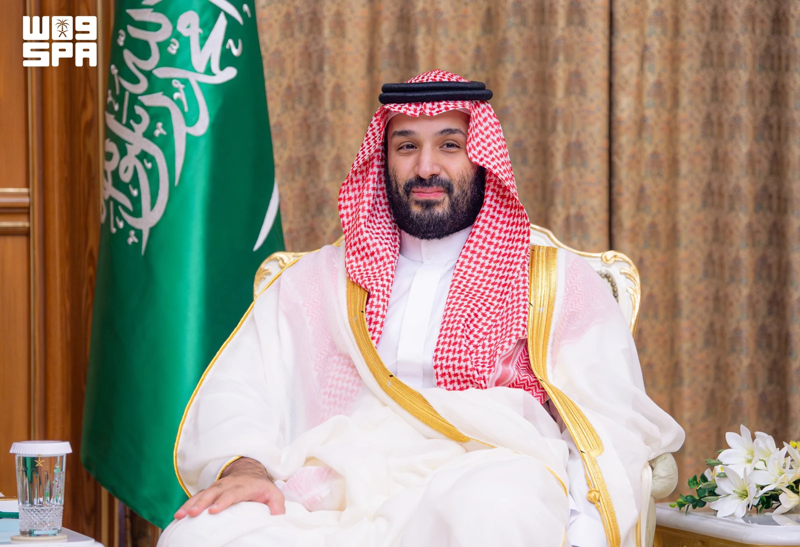 ولي العهد يبحث مع الرئيس الفرنسي المستجدات الإقليمية
