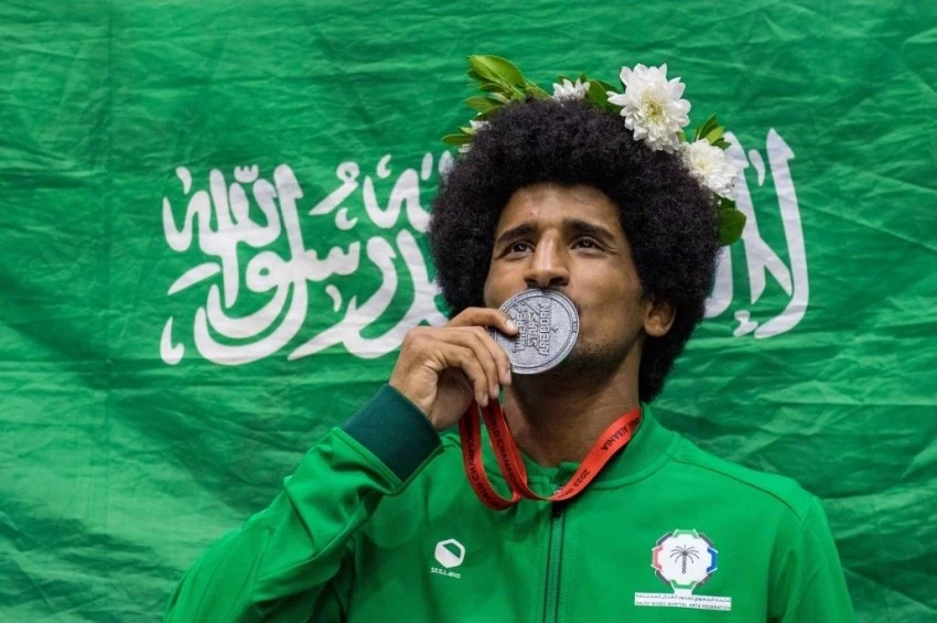 السيف وباسهل يتصدران عودة PFL MENA إلى الرياض
