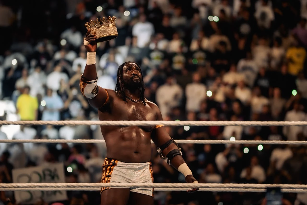 سامي زين يتوج بلقب "WWE" في ليلة تاريخية بالرياض