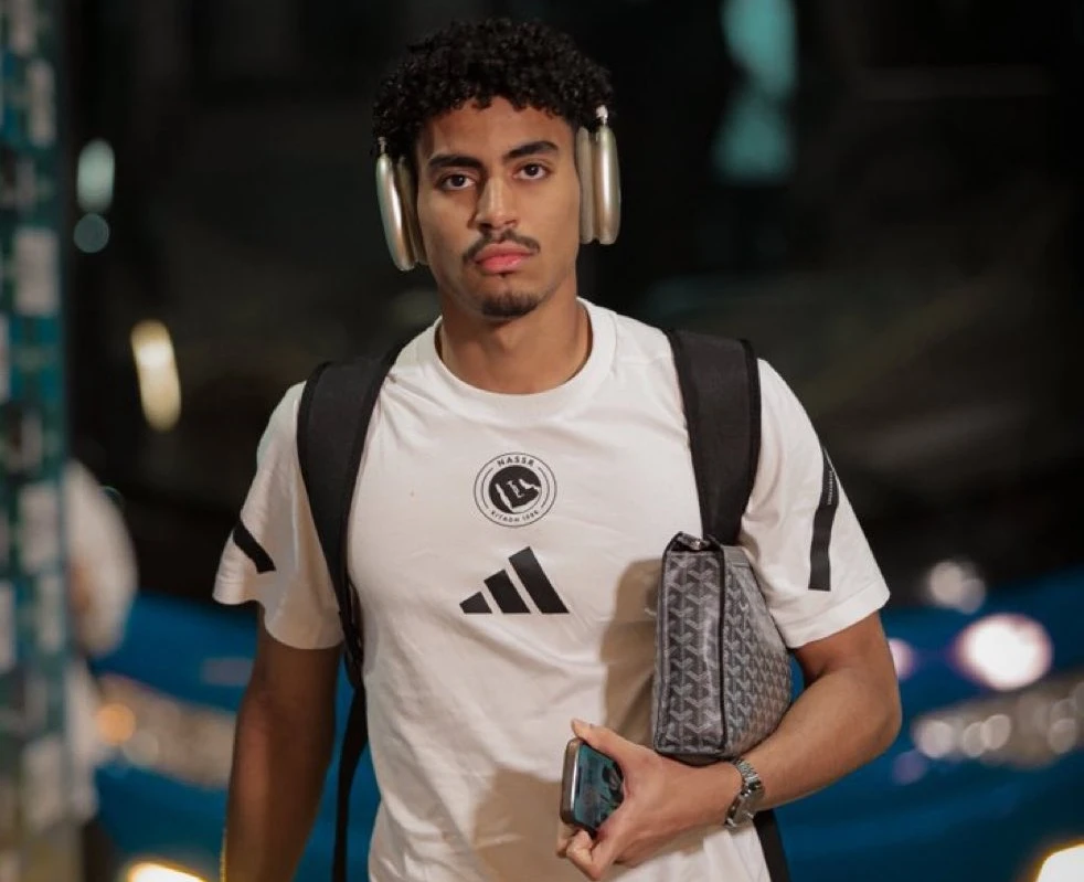 العتيبي بعد ظهوره الأول مع النصر: كنا يد واحدة.. وأعتذر لجماهير العالمي