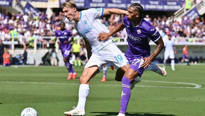 نابولي يتعثر أمام فيورنتينا ويكتفي بالتعادل في الدوري الإيطالي