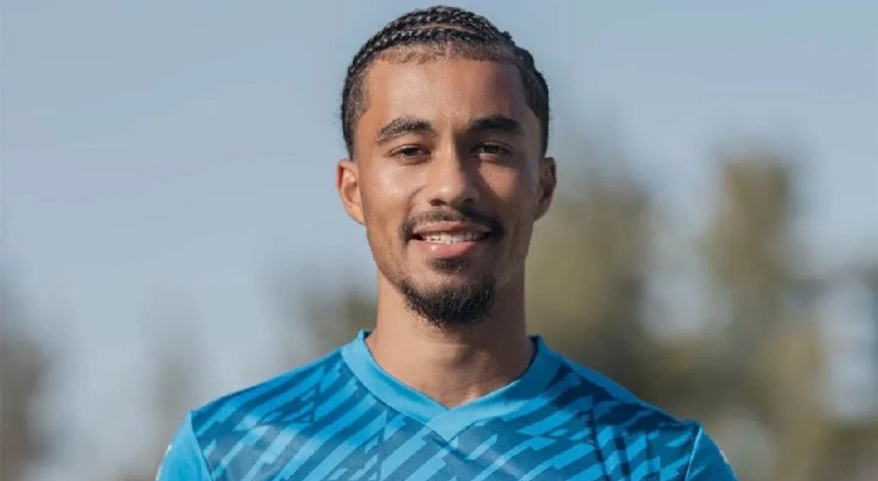 الهلال يتحرك لضم ناثان زيزي لتعويض رحيل أكتشيشيك