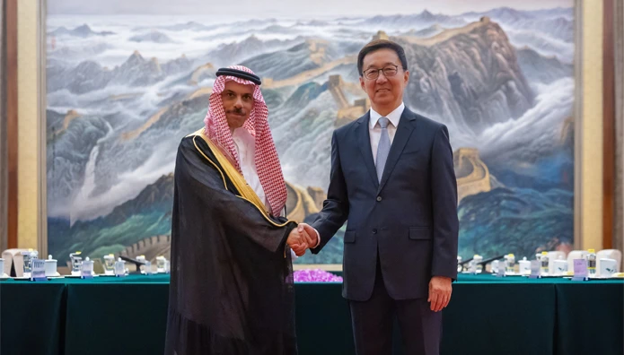 بن فرحان وتشنغ يبحثان الارتقاء بالعلاقات إلى مستويات أكثر تقدماً