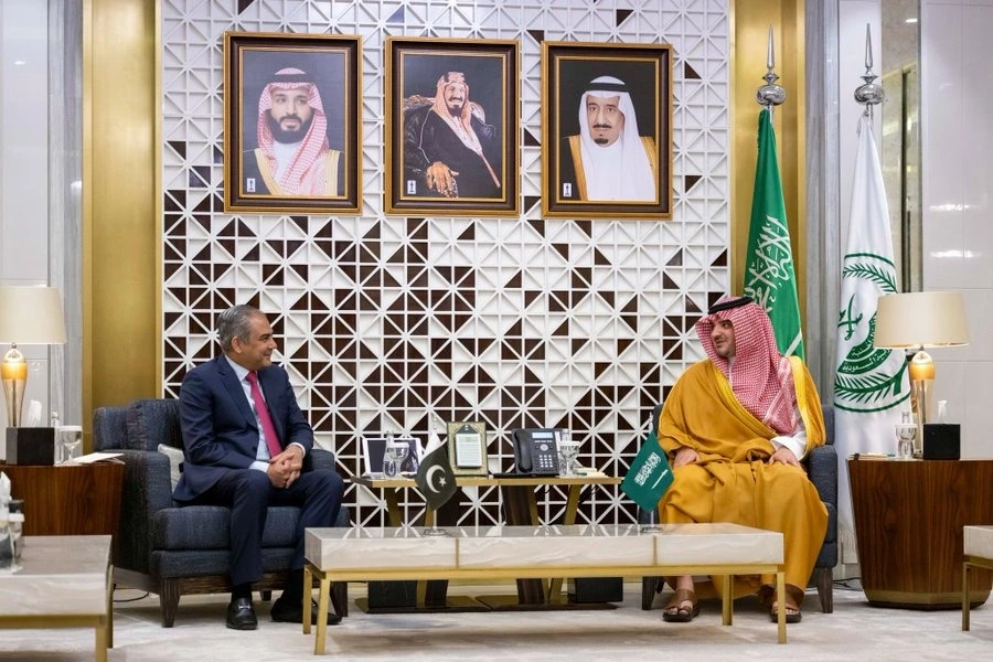 استعراض العلاقات الثنائية بين البلدين
