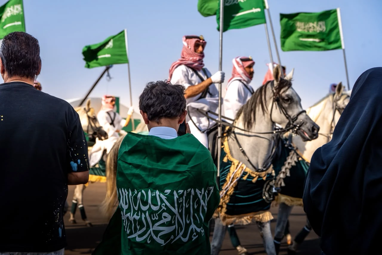 الرياض تحتفل باليوم الوطني بعروض عسكرية ومناورات جوية 