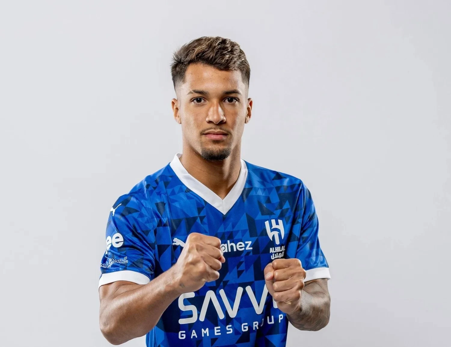 رسميًا.. الهلال يوافق على بيع ليوناردو لـ"أياكس"