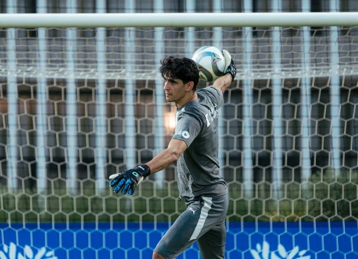 هل يرحل عن الهلال؟.. بونو على طاولة ريفر بليت الأرجنتيني  