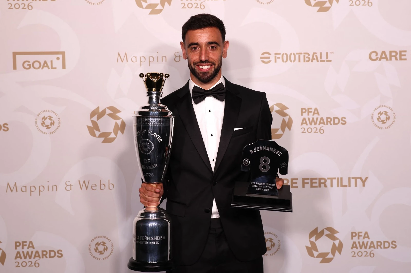 برونو فيرنانديز أفضل لاعب في الدوري الإنجليزي للموسم الماضي