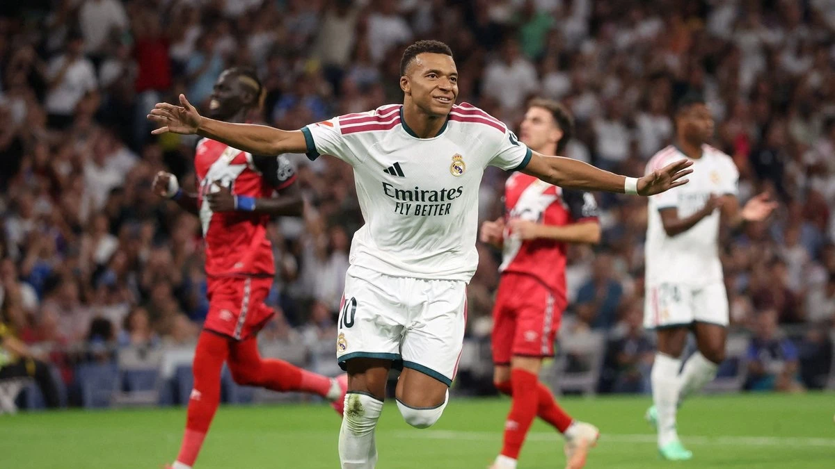 ريال مدريد يكتسح رايو فاليكانو برباعية في الدوري الإسباني