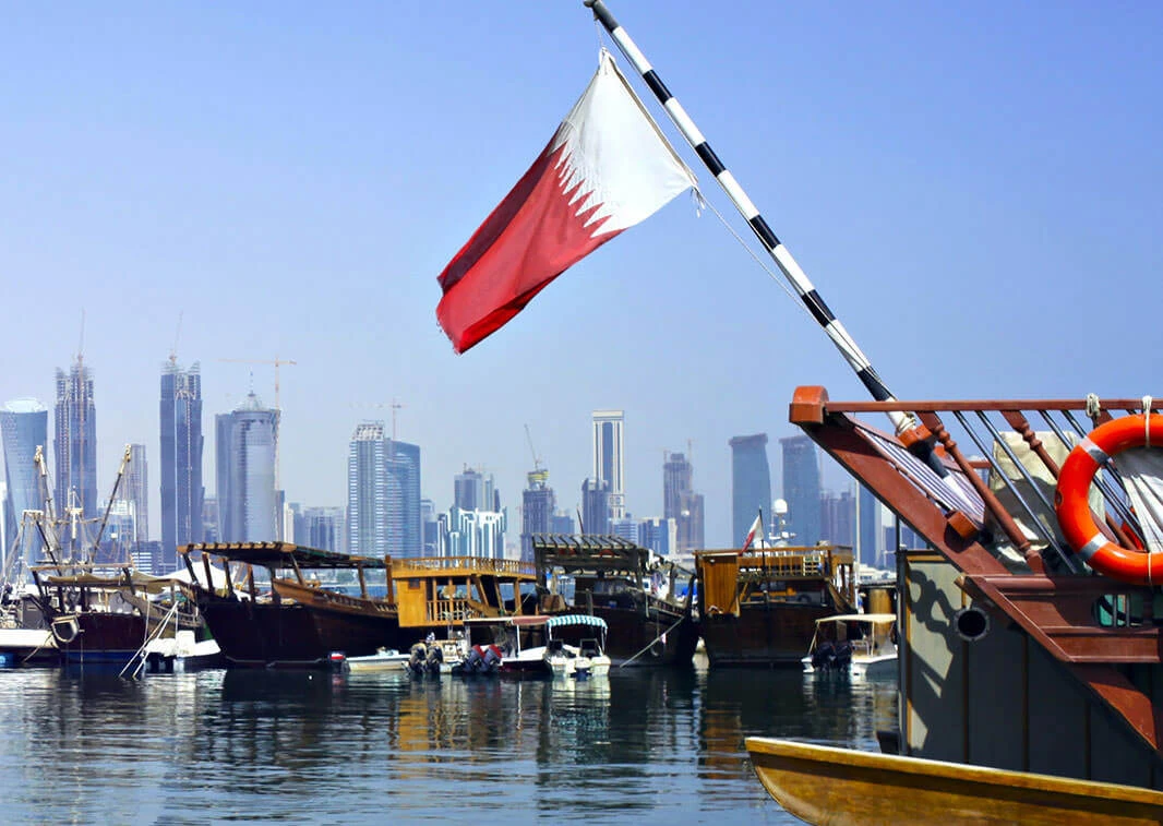قطر تستدعي نائب السفير الإيراني احتجاجًا على استهداف "الركيات"