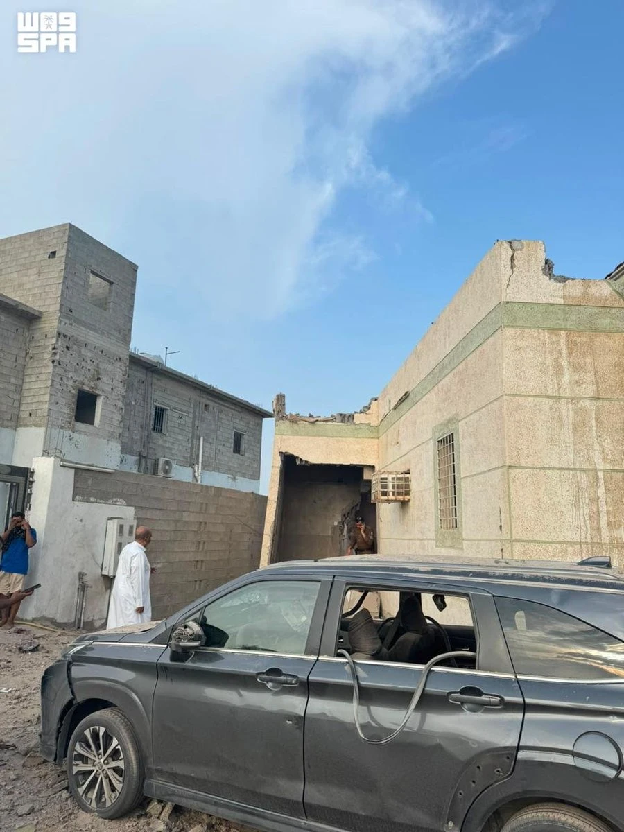 الدفاع المدني: إصابتان جراء سقوط مقذوف حوثي في الطوال