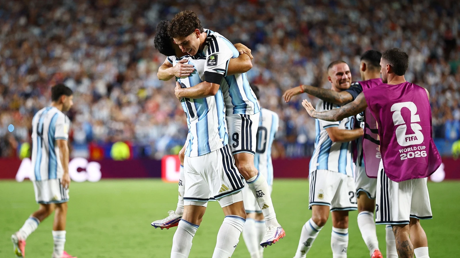 الأرجنتين تتخطى سويسرا وتواجه إنجلترا في نصف نهائي مونديال 2026