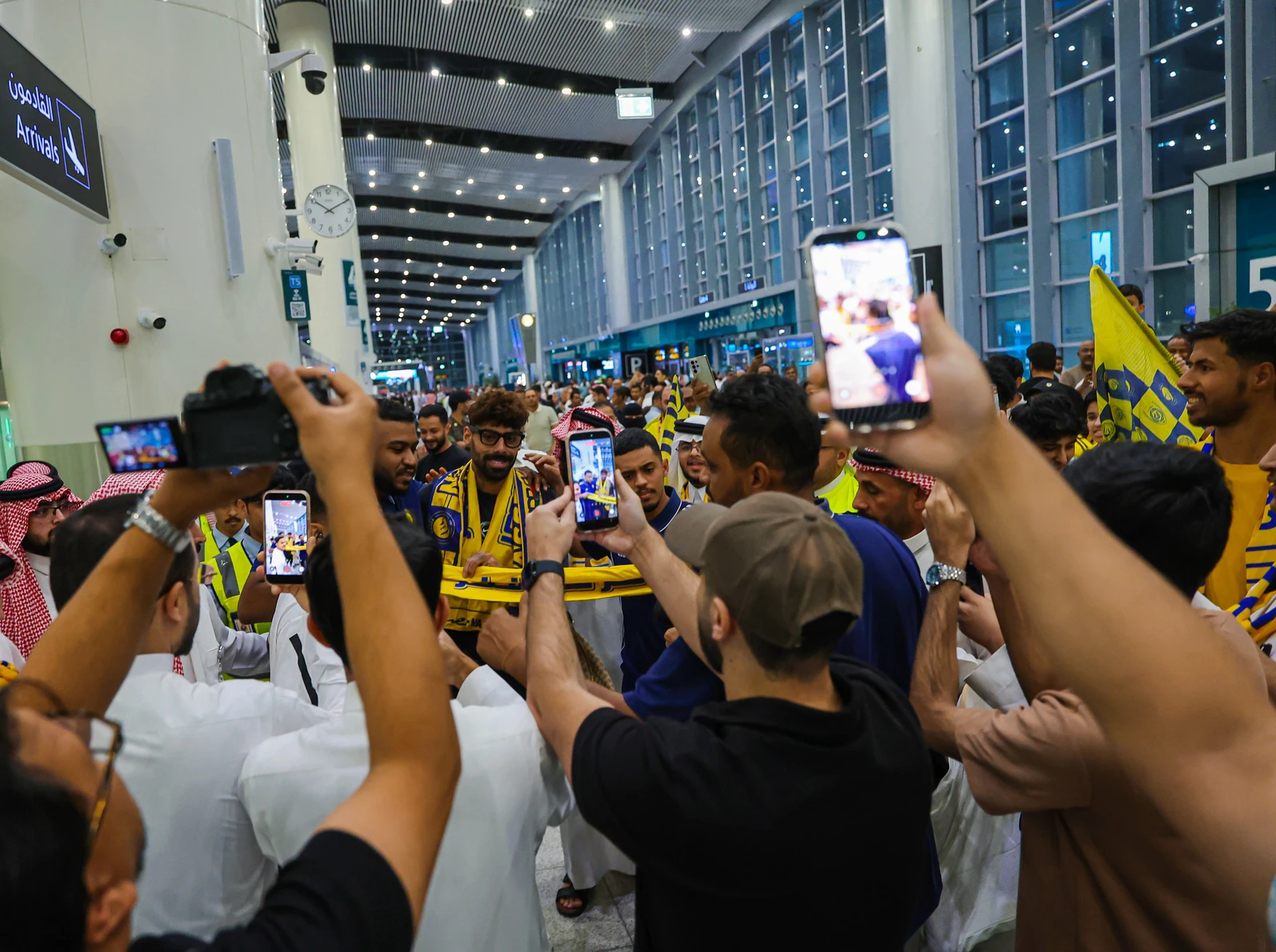 استقبال جماهيري مميز لوصول سامو كوستا إلى الرياض