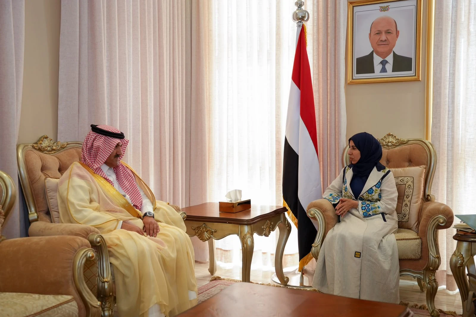 مباحثات يمنية سعودية حول مستجدات الأوضاع بالمنطقة