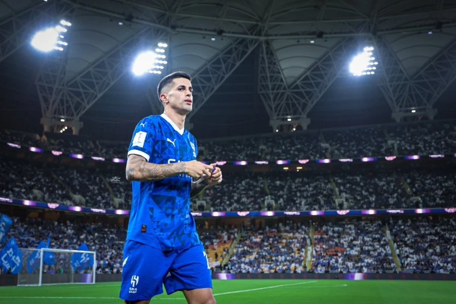 برشلونة يقترب من حسم عودة جواو كانسيلو