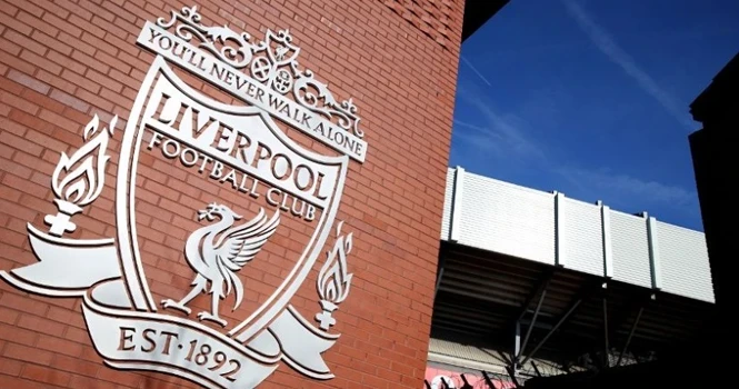 ليفربول يبيع حصة أقلية لائتلاف استثماري يضم مؤسس أمازون