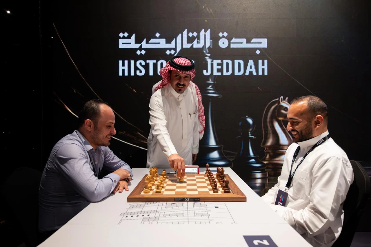 المسعودي يدشّن منافسات بطولة موسم جدة للشطرنج 