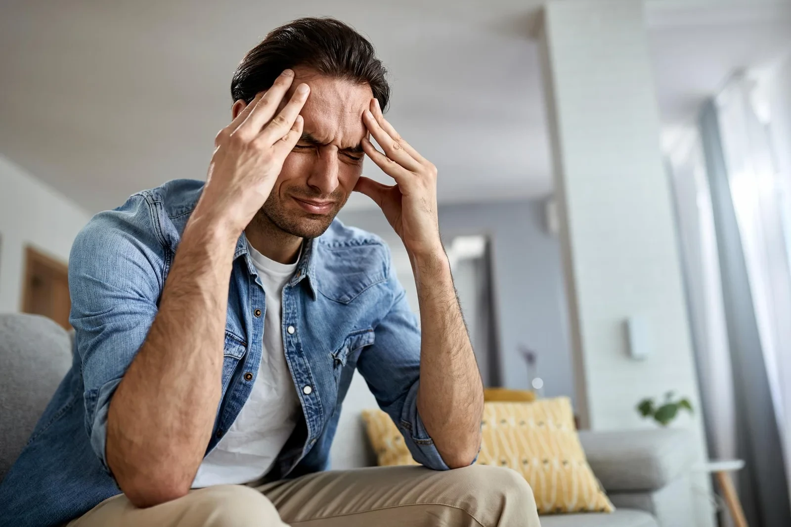 احذر.. القلق الزائد على صحتك قد يخدعك بأمراض وهمية