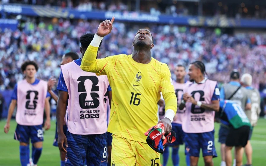 النصر يراقب مينيان.. وميلان يرفض التفريط في حارسه