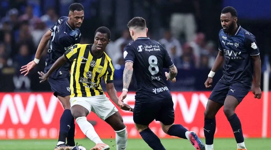 بالأرقام والإحصائيات.. الهلال والاتحاد في كلاسيكو صدارة دوري روشن 