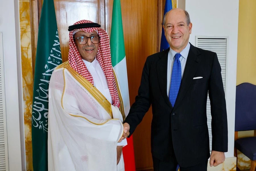 الرسي يبحث تعزيز التعاون السعودي–الإيطالي في روما 