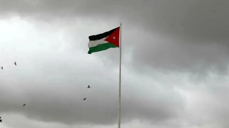 الدفاع الجوي الأردني يتعامل مع 20 صاورخًا