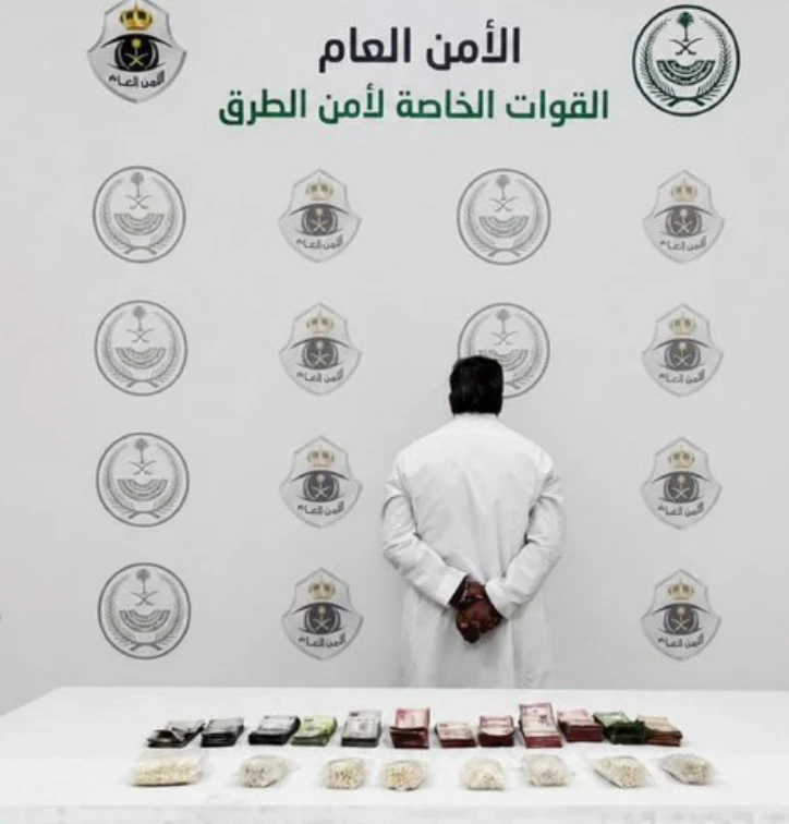 القبض على مواطن لترويجه 7953 قرصًا من الإمفيتامين بالمدينة