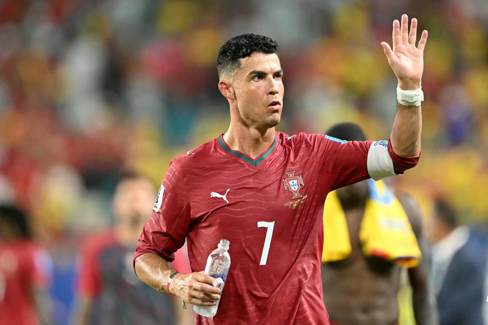 مدرب البرتغال يدافع عن مشاركة رونالدو في كامل المباريات