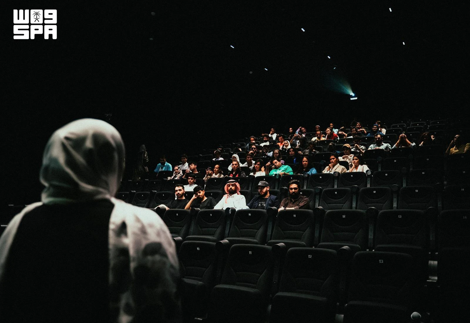  يتضمن البرنامج تدريبات على صناعة الأفلام