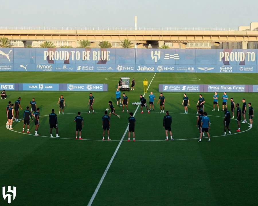 الهلال يختتم تدريباته في الرياض قبل السفر إلى الدمام لمواجهة القادسية