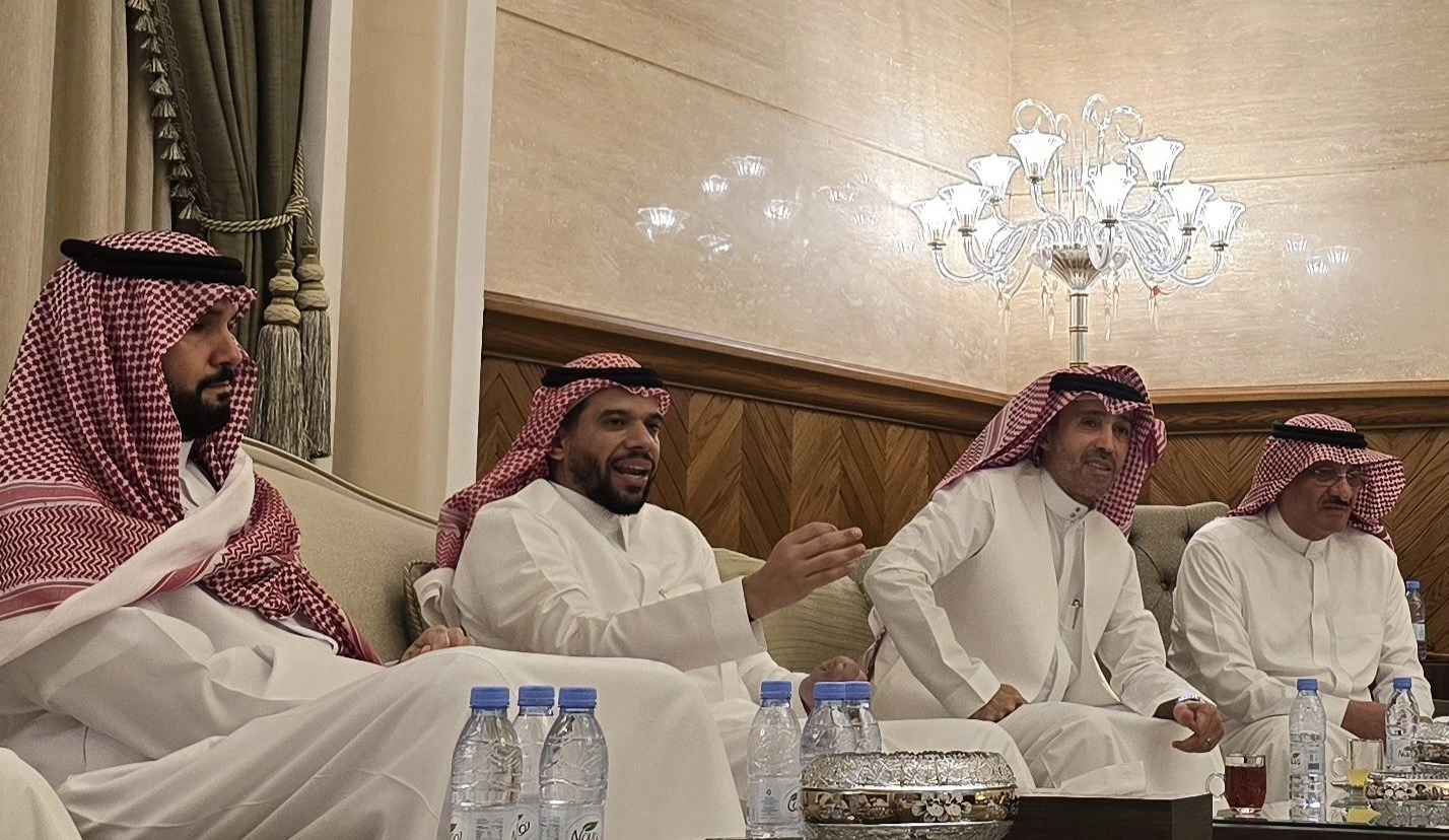 بحضور الشنقيطي.. جلسة ودية لرموز الأهلي