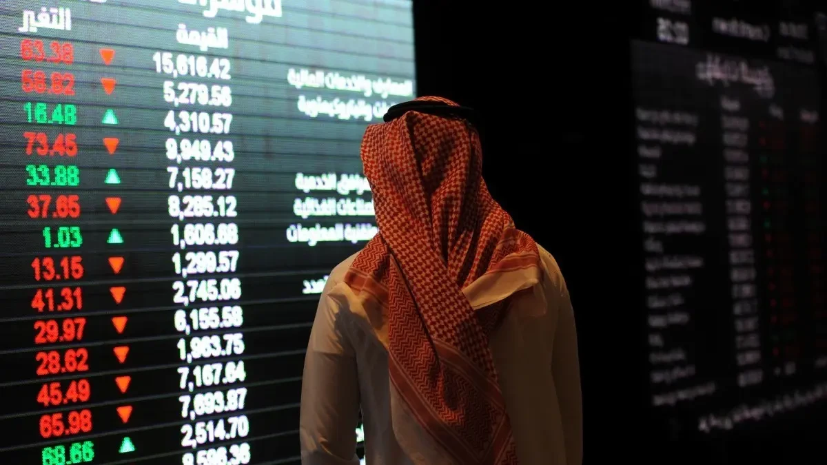 سوق الأسهم يغلق مرتفعًا بتداولات 2.2 مليار ريال