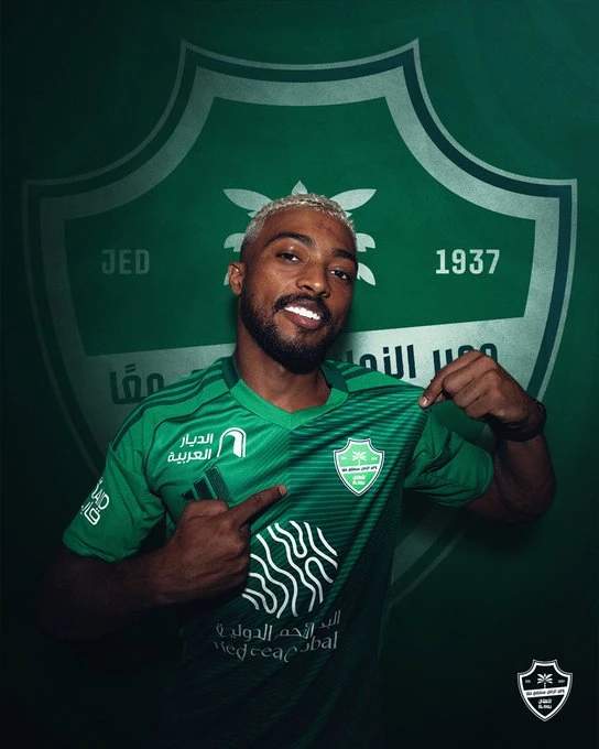 أول تعليق من نايف مسعود بعد انضمامه للأهلي
