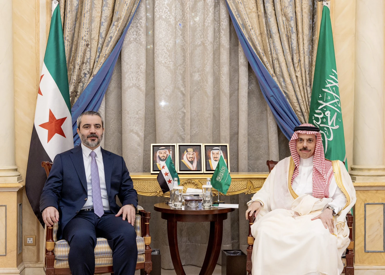 وزير الخارجية ونظيره السوري يبحثان التطورات في المنطقة 