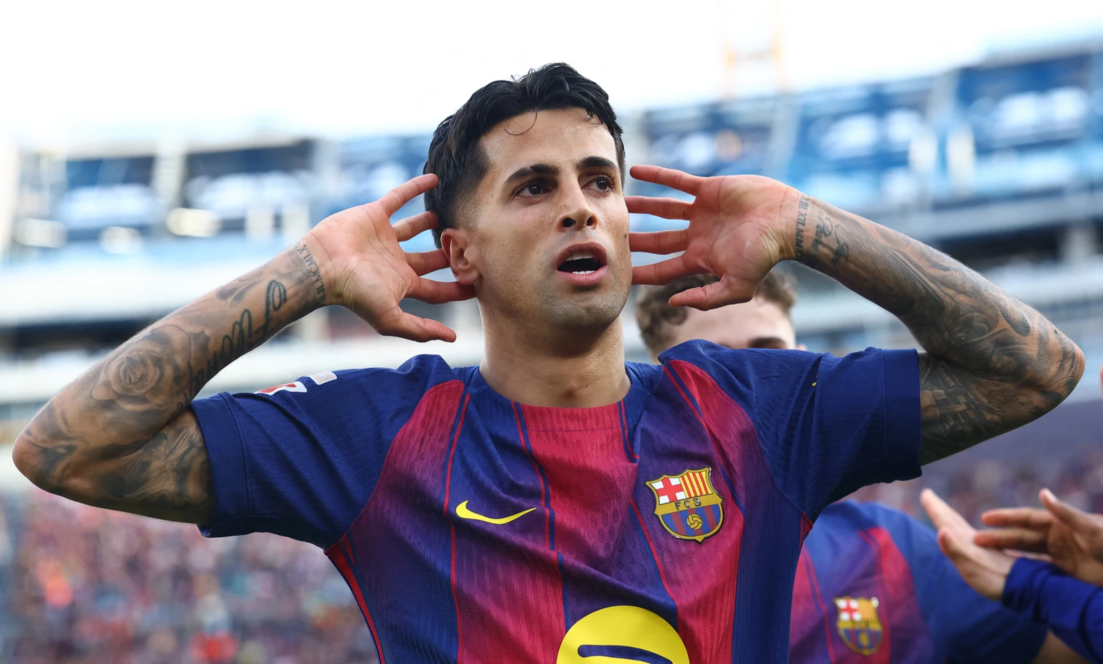 رسميًا.. كانسيلو يعود إلى برشلونة بعقد حتى 2029