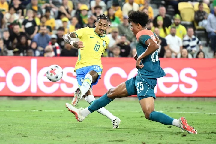 الإصابة تبعد رافينيا عن ودية البرازيل أمام الهند