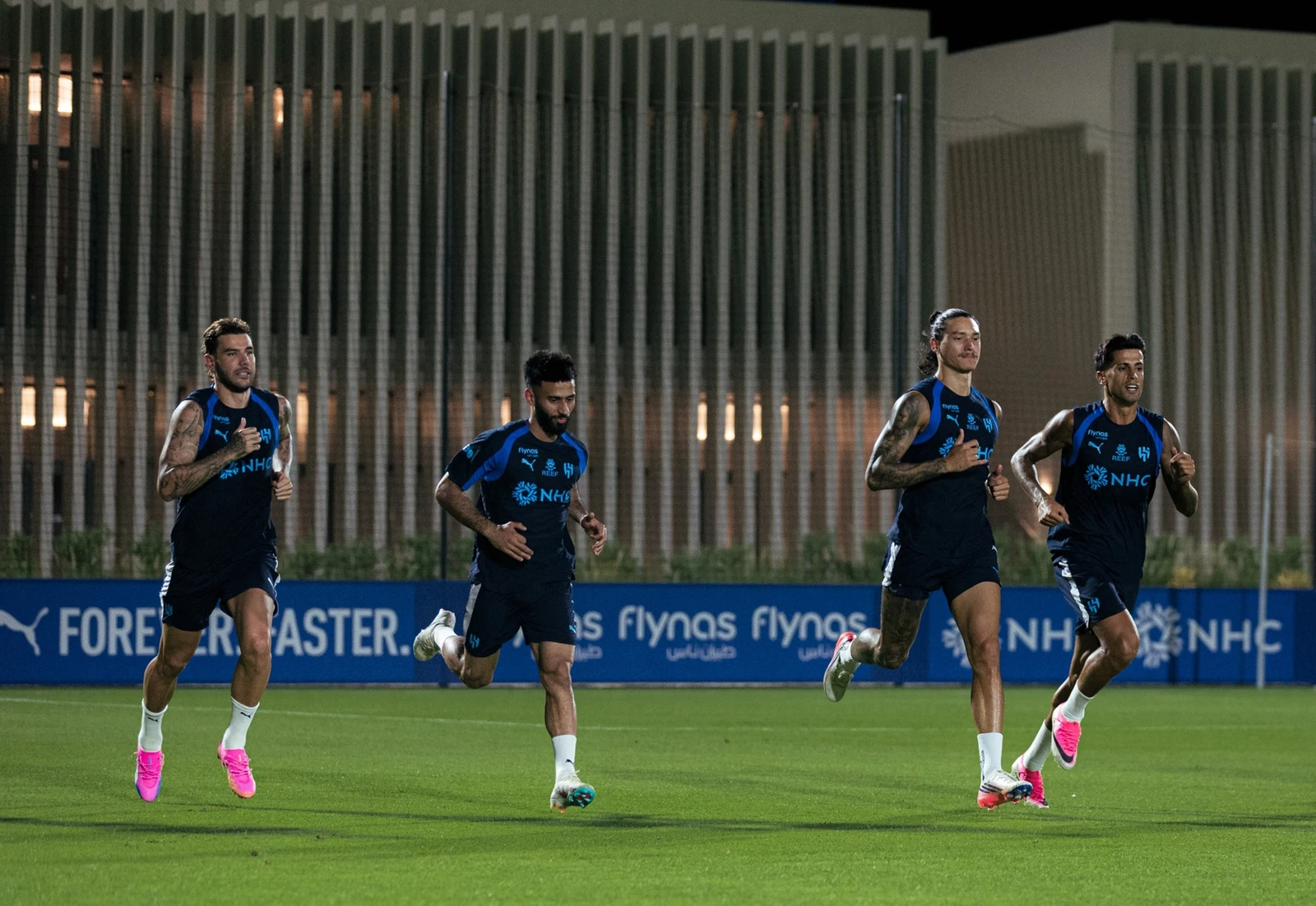 ثلاثي الهلال يغيب عن ضربة بداية الموسم 