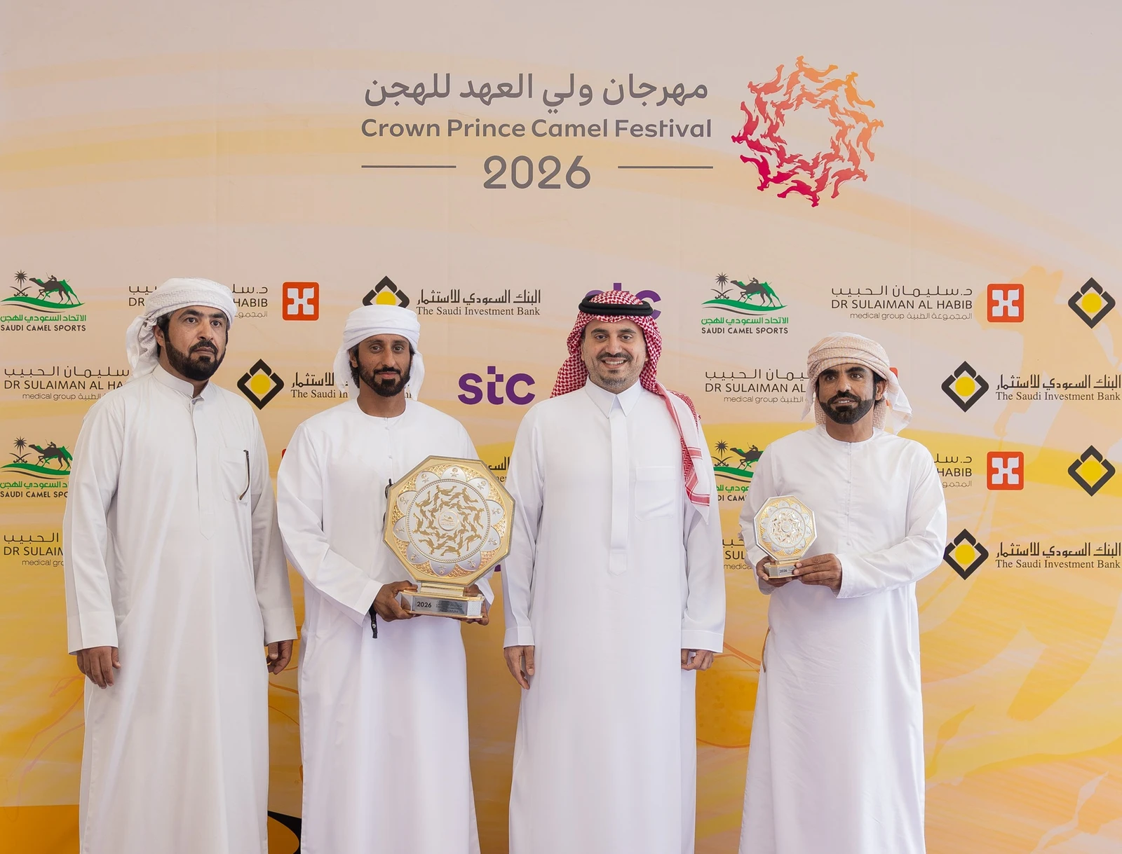 تتويج أبطال "الجذاع" في مهرجان ولي العهد للهجن