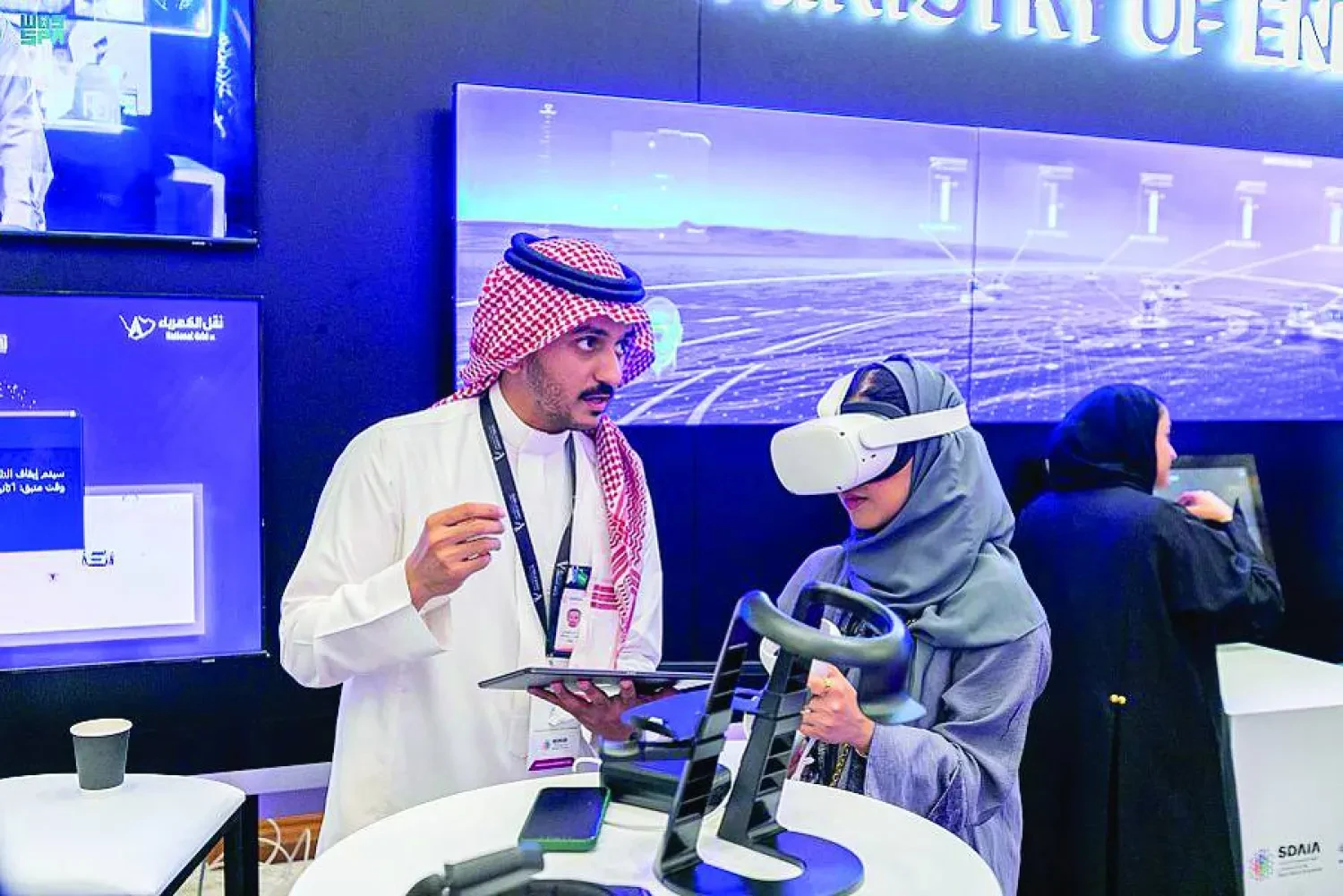 سجلات الذكاء الاصطناعي ترتفع 33% والحوسبة السحابية 42%
