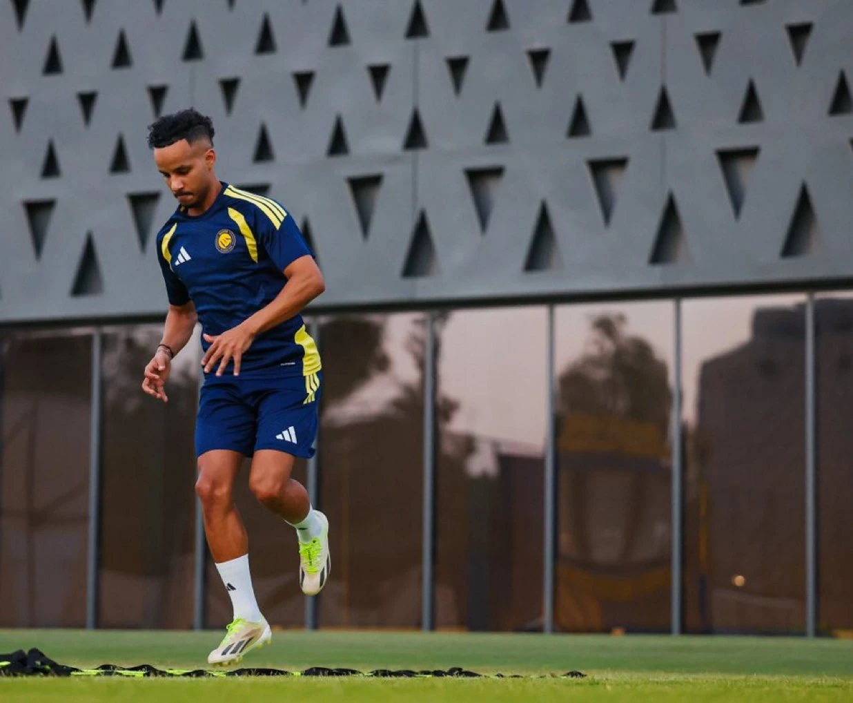 النصر يترقب موقف "غريب"