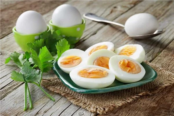 تناول البيض يقلّل خطر الزهايمر لدى كبار السن