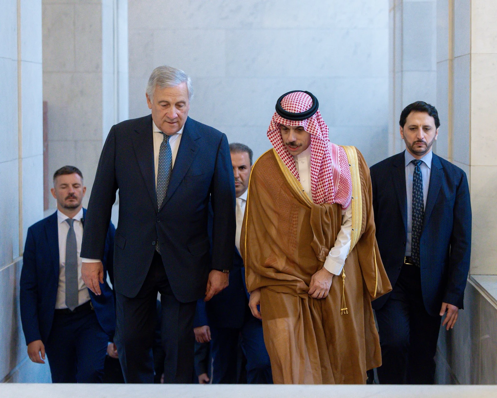 المملكة وإيطاليا تُشددان على حماية الأمن البحري وحرية الملاحة