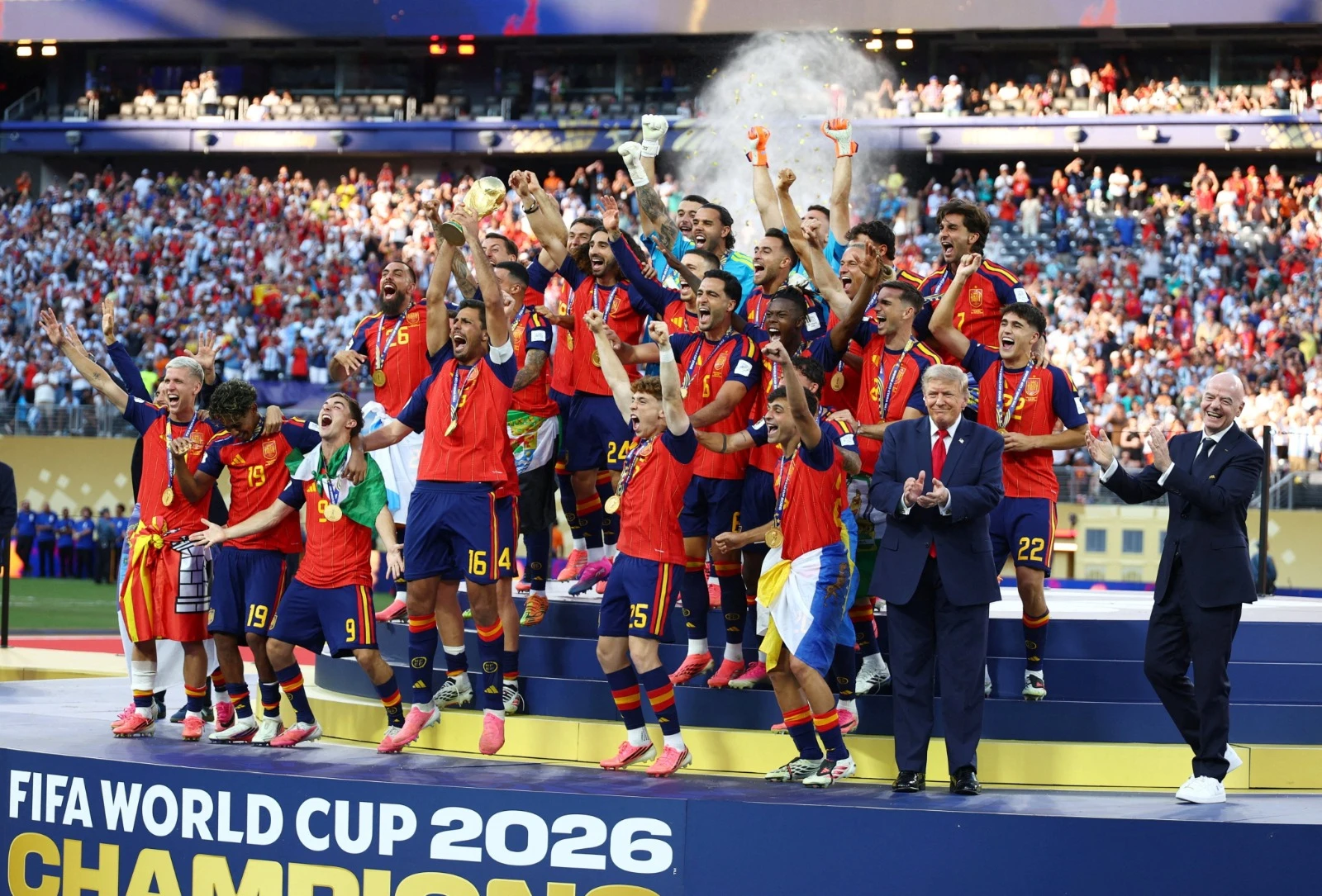 احتفال مدريدي مليوني في انتظار أبطال مونديال 2026