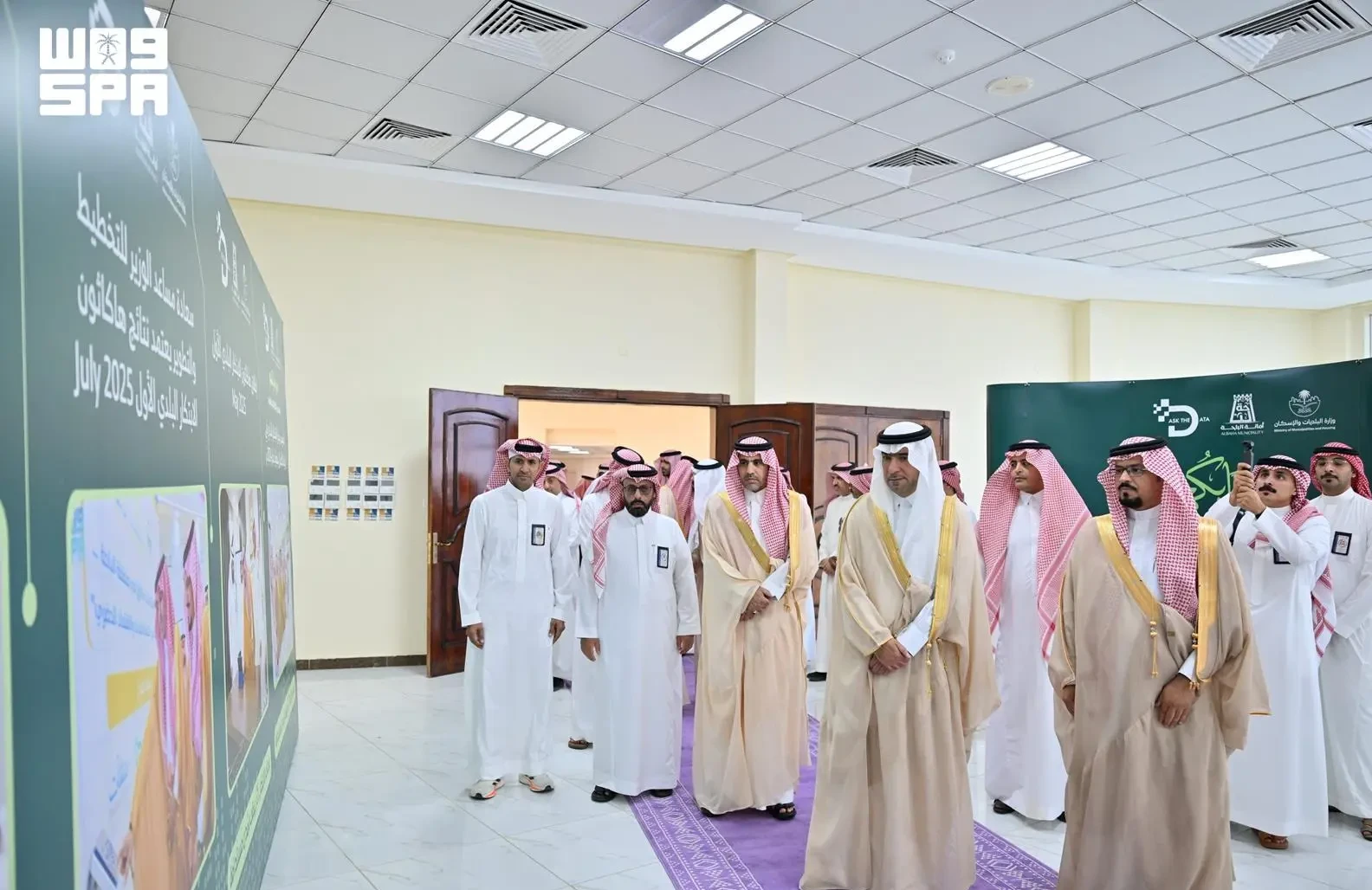  "الحقيل" يدشن مشاريع بلدية وإسكانية بقيمة 1.67 مليار ريال في الباحة