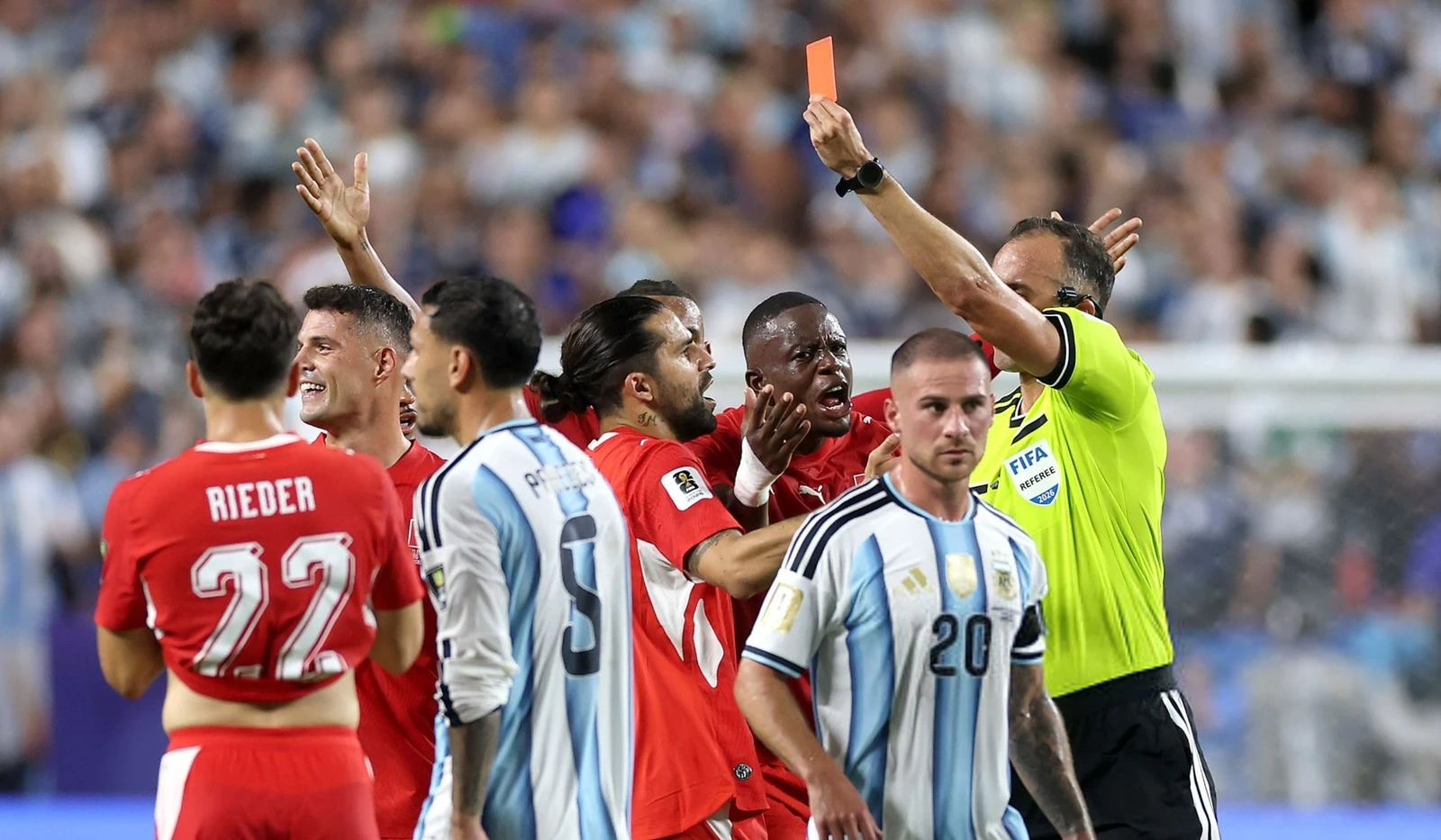 مجلس الاتحاد الدولي لكرة القدم: طرد إمبولو ضد الأرجنتين كان خاطئًا