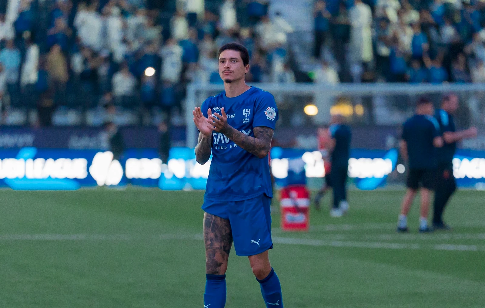داروين نونيز.. تجربة قصيرة بقميص الهلال قبل الرحيل