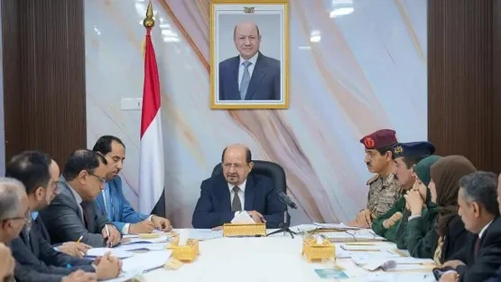 اليمن يدين استهداف عدن ومحاولة استهداف مكة المكرمة 