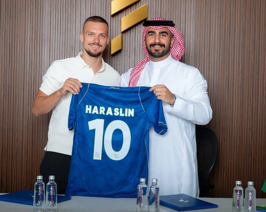 رسميًا..الفتح يعلن تعاقده مع هراسلين حتى 2029